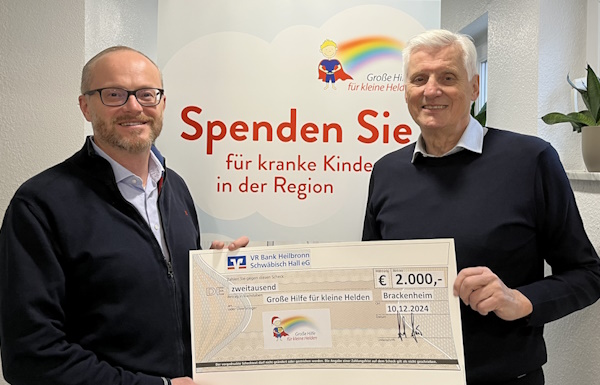 Spendenübergabe Große Hilfe für kleine Helden